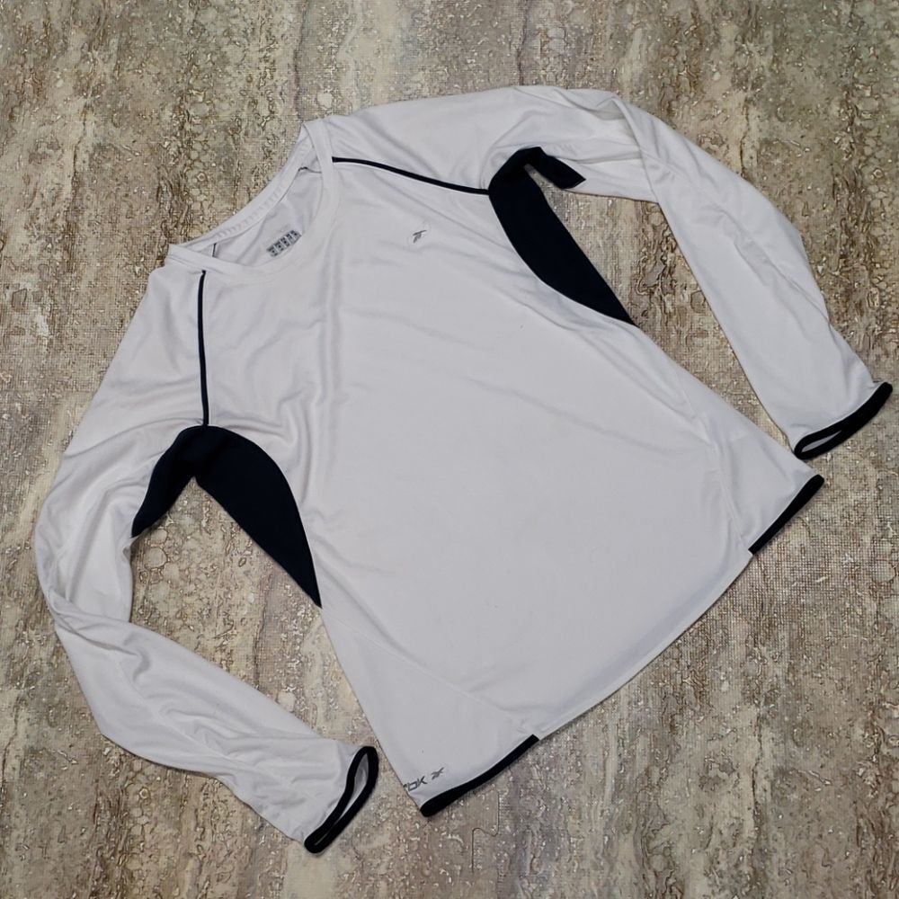 REEBOK YOUTH LONG SLEEVE POLY TEE SIZE M